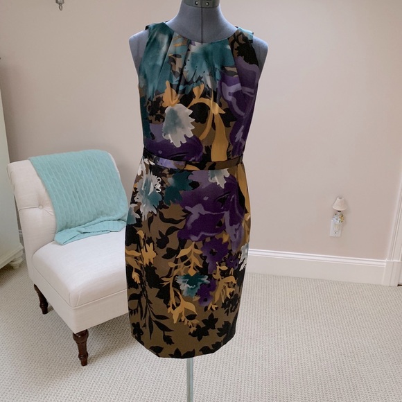 Tahari Dresses & Skirts - Tahari abstract print dress